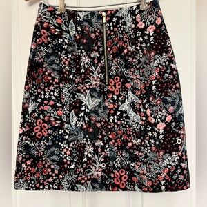 H&M BLACK FLORAL MINI SKIRT W/AN EMBROIDERED FEEL (‎ not actually embroidered)